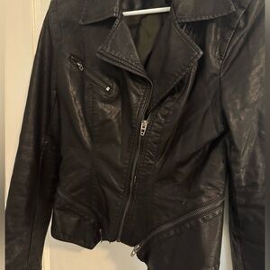 Supple black leather jacket, worn twice